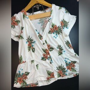 Emerette short sleeve floral button down peplum blouse Size Large EUC